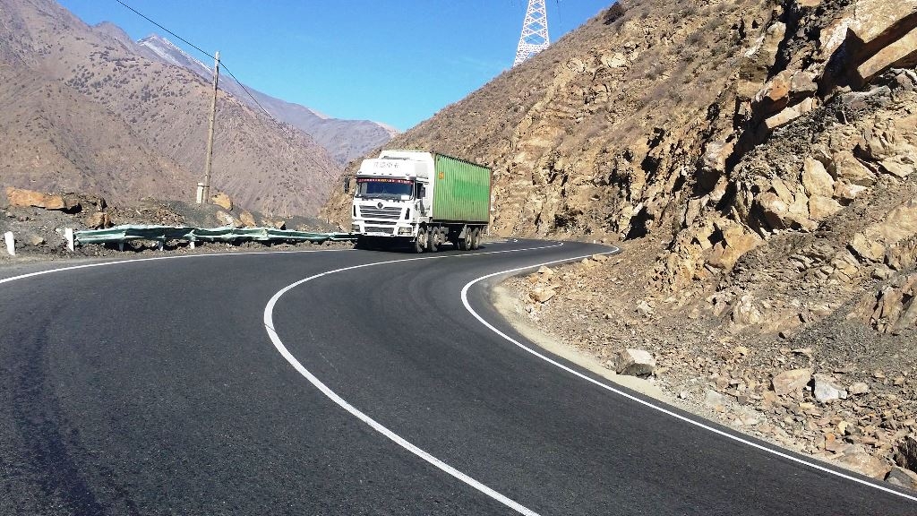 IRS введет ограничения на автодороге Душанбе-Худжанд до 31 августа