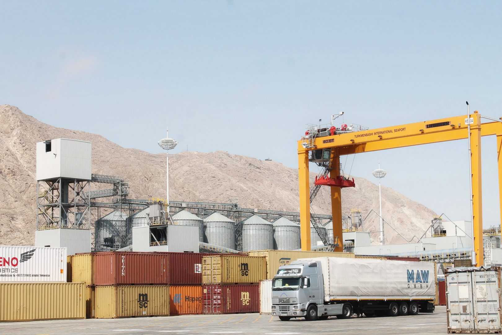 Туркменистан. Открыто 10 автомобильных пунктов пропуска через госграницу для грузового транспорта