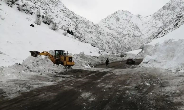 ВНИМАНИЮ ВОДИТЕЛЕЙ И ПАССАЖИРОВ. С 16 по 20 февраля в Таджикистане ожидается резкое похолодание и дождь, переходящий в снег